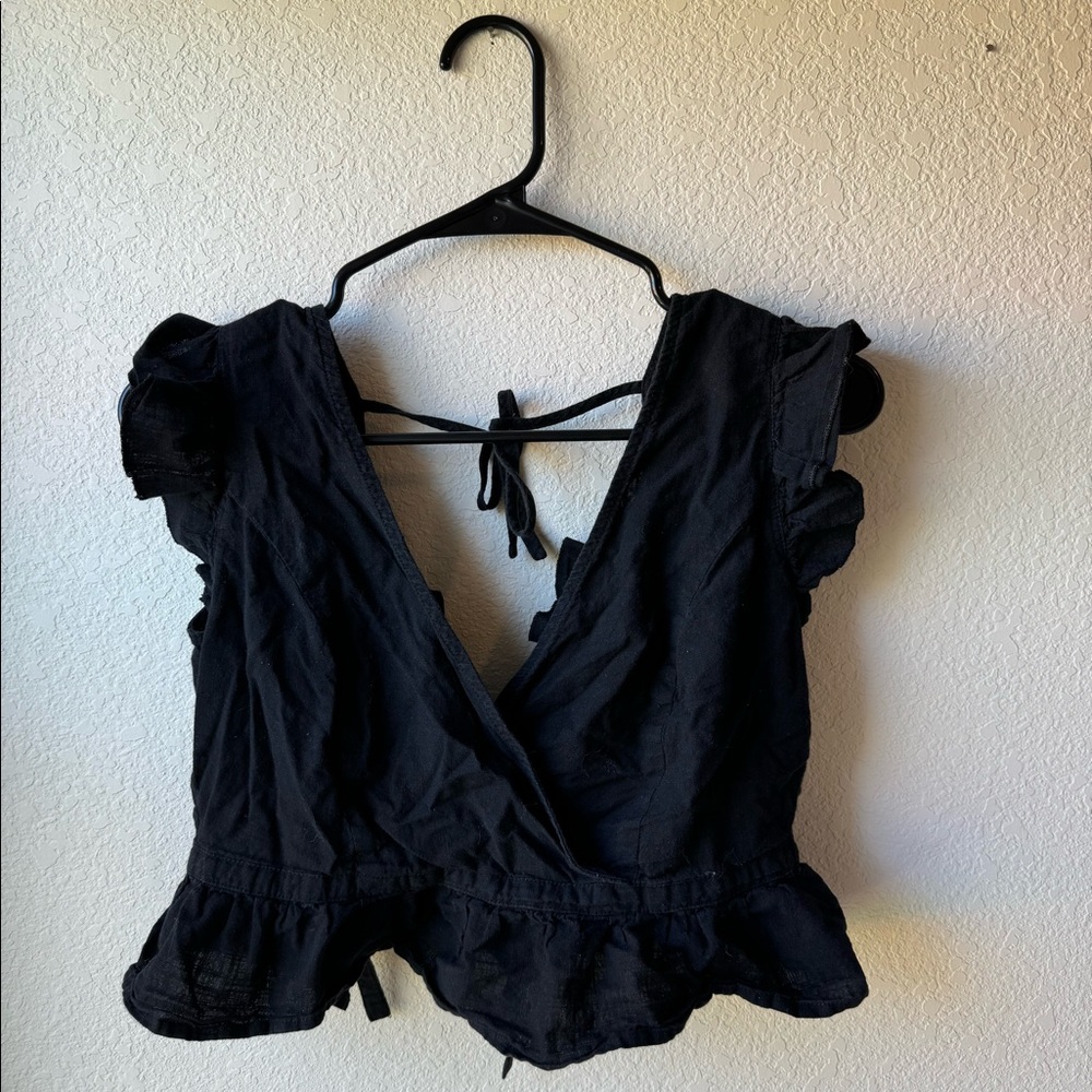 black ruffle tie detail cropped top